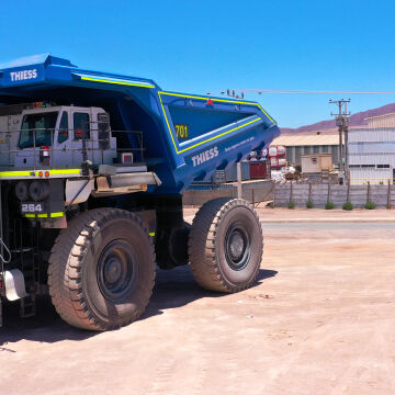 T 264s make an entrance in Thiess blue at Encuentro